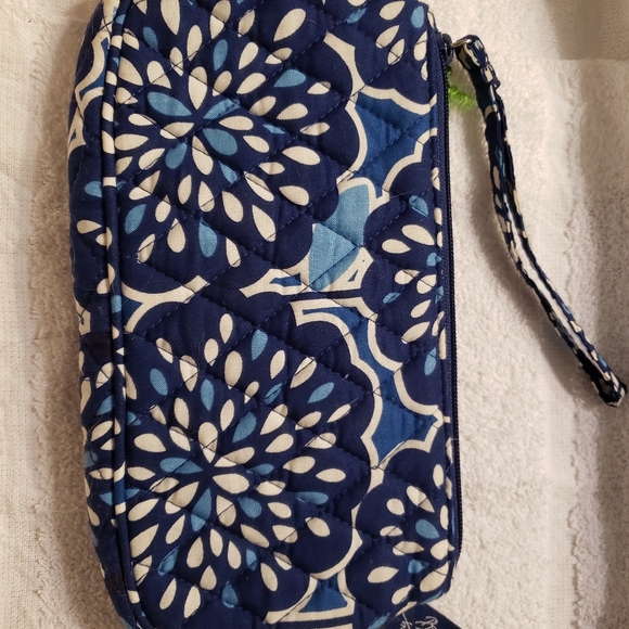 Vera Bradley Wristlet - Picture 5 of 5